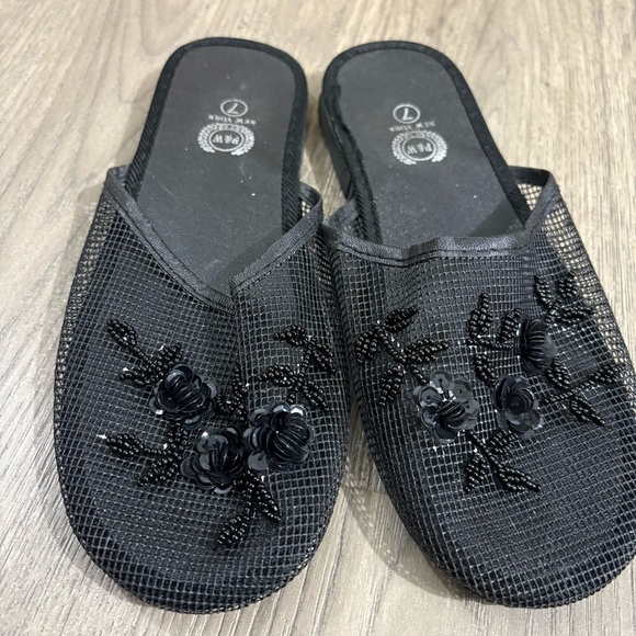 Black Women's Embellished Mesh Slide Sandals Sz 7 Spring Summer - Picture 2 of 6